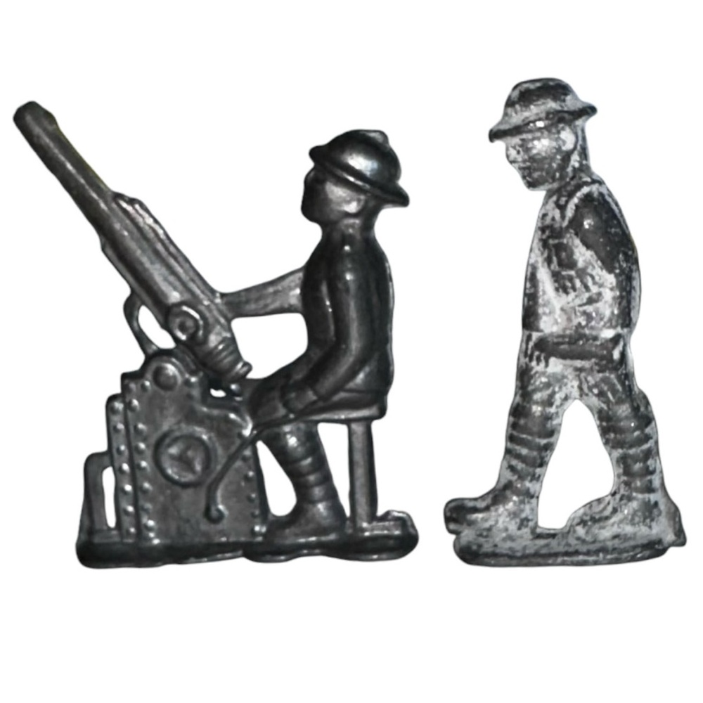 VINTAGE LOT OF 2 WORLD WAR I LEAD ARMY MEN. WALKING MAN & SOLDIER W/MORTAR GUN